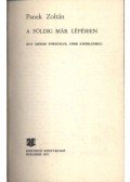 Panek Zoltán - A földig már lépésben