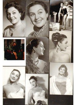 - Kiss Ilona színésznő képei (33 db fénykép) - Kiss Ilona színésznő képei (33 db fénykép), 0 antikvár könyv