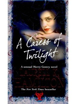 Laurell K. Hamilton - A Caress of Twilight Laurell K. Hamilton - A Caress of Twilight, New York 2003 antikvár könyv