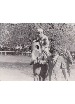 - 1976-os Lóverseny résztvevője (fénykép),  0 antikvár könyv