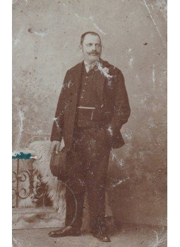  - Öltönyös férfi (képeslap),  0 antikvár könyv