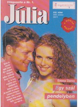 Emma Darcy - Egy szál pendelyben Emma Darcy - Egy szál pendelyben, Budapest 2000 antikvár könyv