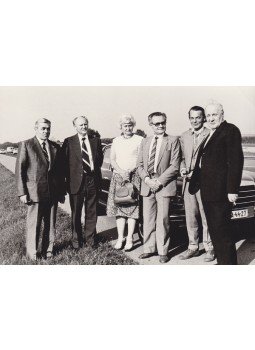 Katona István - Kádár János többedmagával megtekinti Borsod–Abaúj–Zemplén megyét. Út széli csoportkép,  1981 antikvár könyv