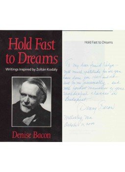 Denise Bacon - Hold Fast to Dreams (dedikált), Wellesley 1993 antikvár könyv