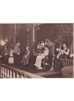  - Horthy Miklós Gömbös Gyuláné Szilágyi Erzsébettel beszélget. XI. Vitézi Bál, Vigadó (1933. február), Budapest 1933 antikvár könyv