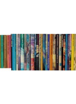  - 33 db vegyes, klasszikus sci-fi és fantasy kötet 43 cm hosszúságban,  0 antikvár könyv