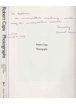 Robert Capa - Photographs (Cornell Capa által dedikált) Robert Capa - Photographs (Cornell Capa által dedikált), New York 1985 antikvár könyv