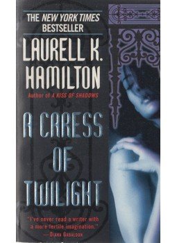 Laurell K. Hamilton - A Caress of Twilight Laurell K. Hamilton - A Caress of Twilight, New York 2003 antikvár könyv