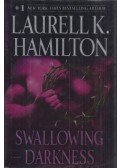 Laurell K. Hamilton - Swallowing Darkness