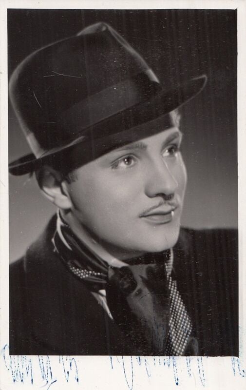  - vitéz Gozmány György színész aláírt portréja (1943 körül)