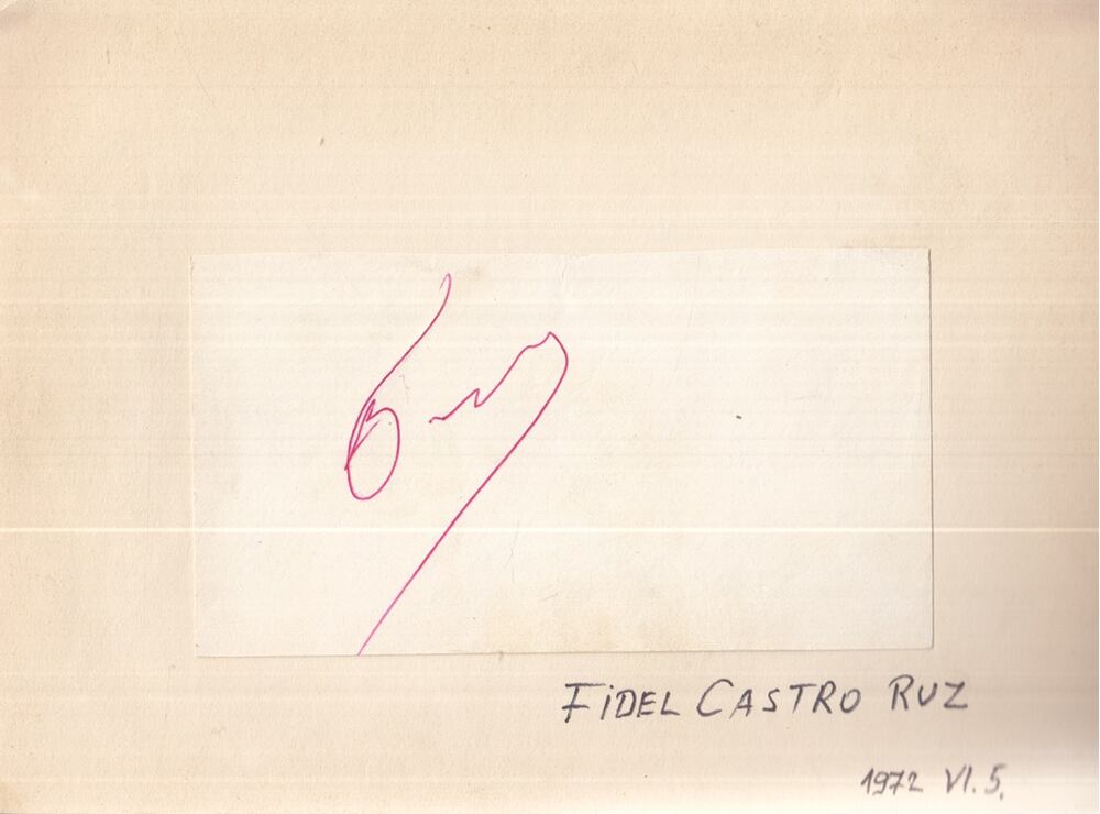  - Fidel Castro kubai vezető, Ella Fitzgerald amerikai dzsessz-énekesnő, Roger Moore brit színművész (1969–1972), Budapest 1969 antikvár könyv
