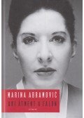 Marina Abramović - Aki átment a falon