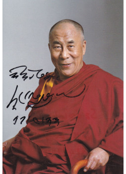 - A Dalai Láma dedikált fotója